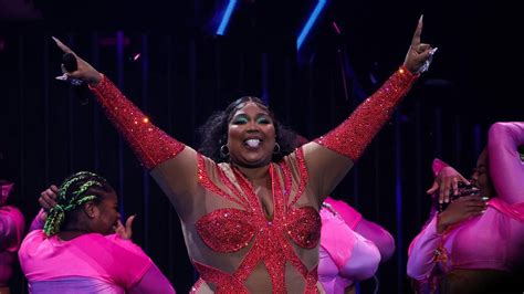 Lizzo Konserinde Küçük Bir Çocukla Dans Etme Olayı: Şarkıcıyı İmparatorluğun En Sevilen Yüzü Yaptı mı?