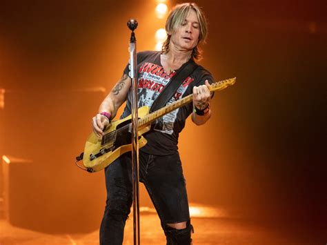 Keith Urban Konseri: Avustralya Yıldızı İstanbul'da Milyonları Şaşkına Döndürüyor!