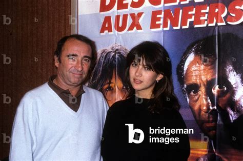 Sophie Marceau'nın Paris'te Yeni Filmi İçin Şaşırtıcı Bir Tanıtım!